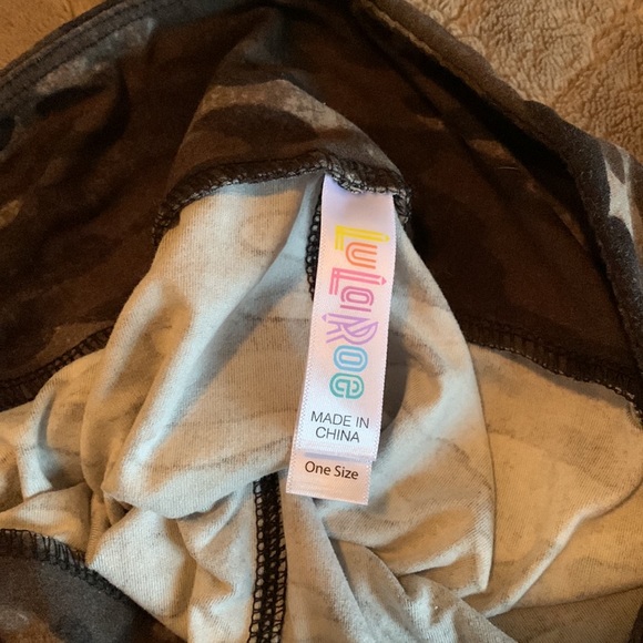 Lularoe Leggings. Camo print - Picture 3 of 3